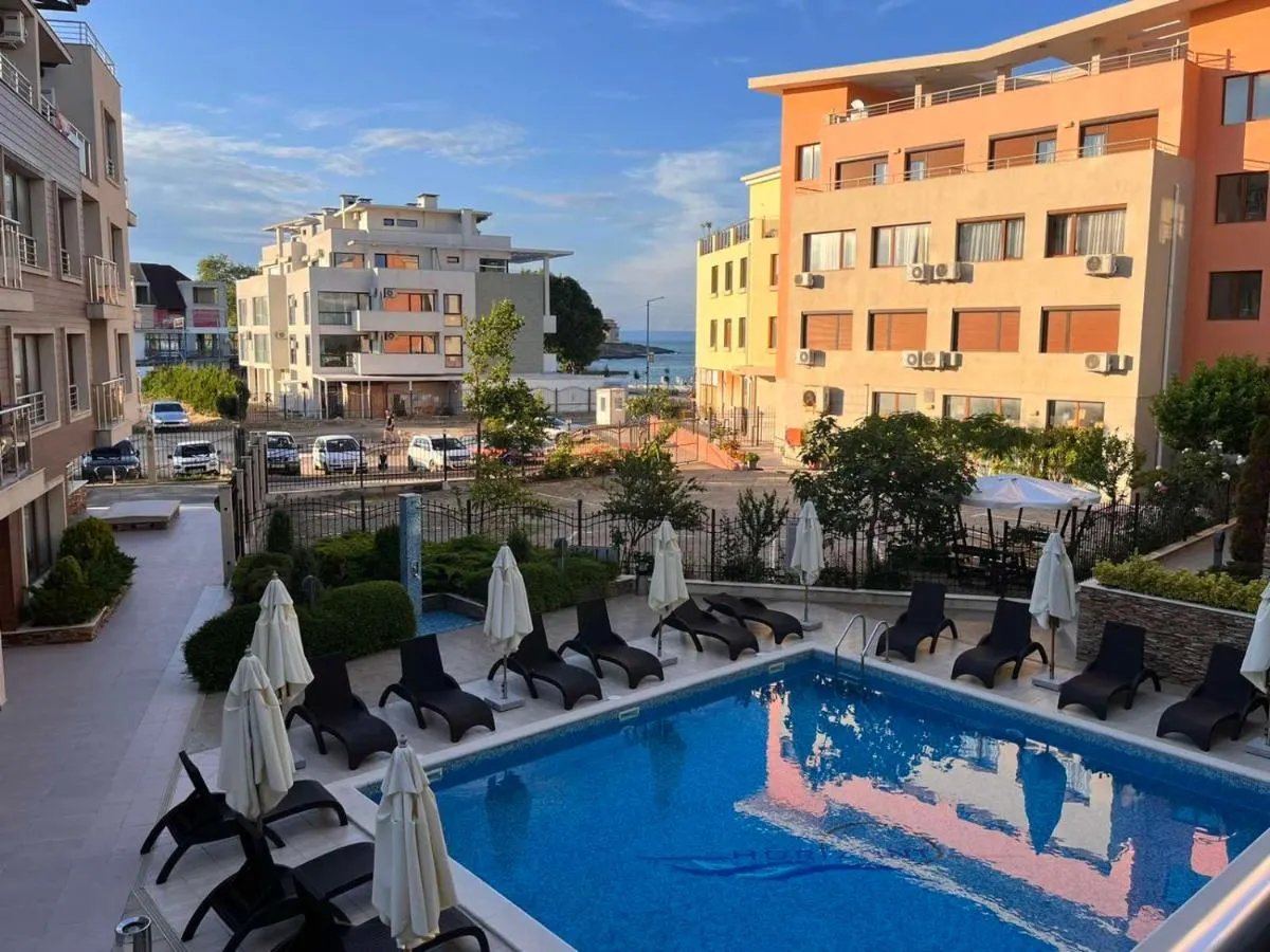 Modern 1BR Apartment with Sea View - Image 2